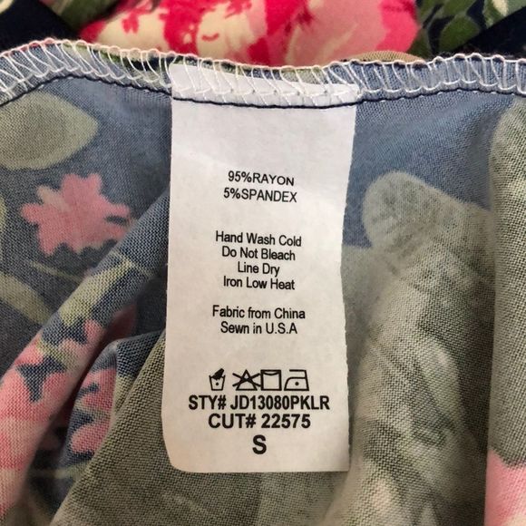 Kiki LaRue Dealmaker Dress in Navy/Fuchsia Floral NWT size Small - Picture 12 of 13